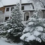 Flora's House * Spilia